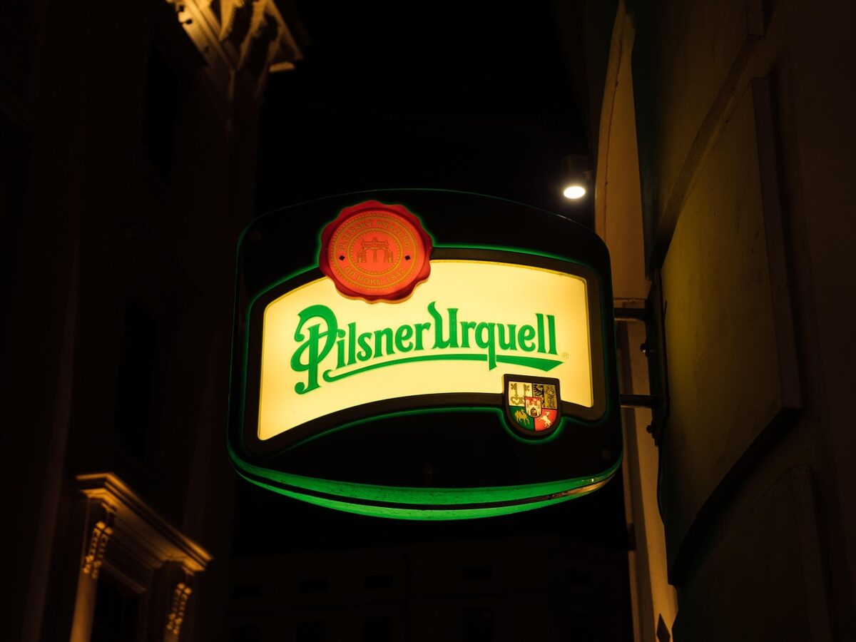 Die beliebteste Biermarke des Brauereiunternehmens Plzeňský Prazdroj ist traditionell Pilsner Urquell.