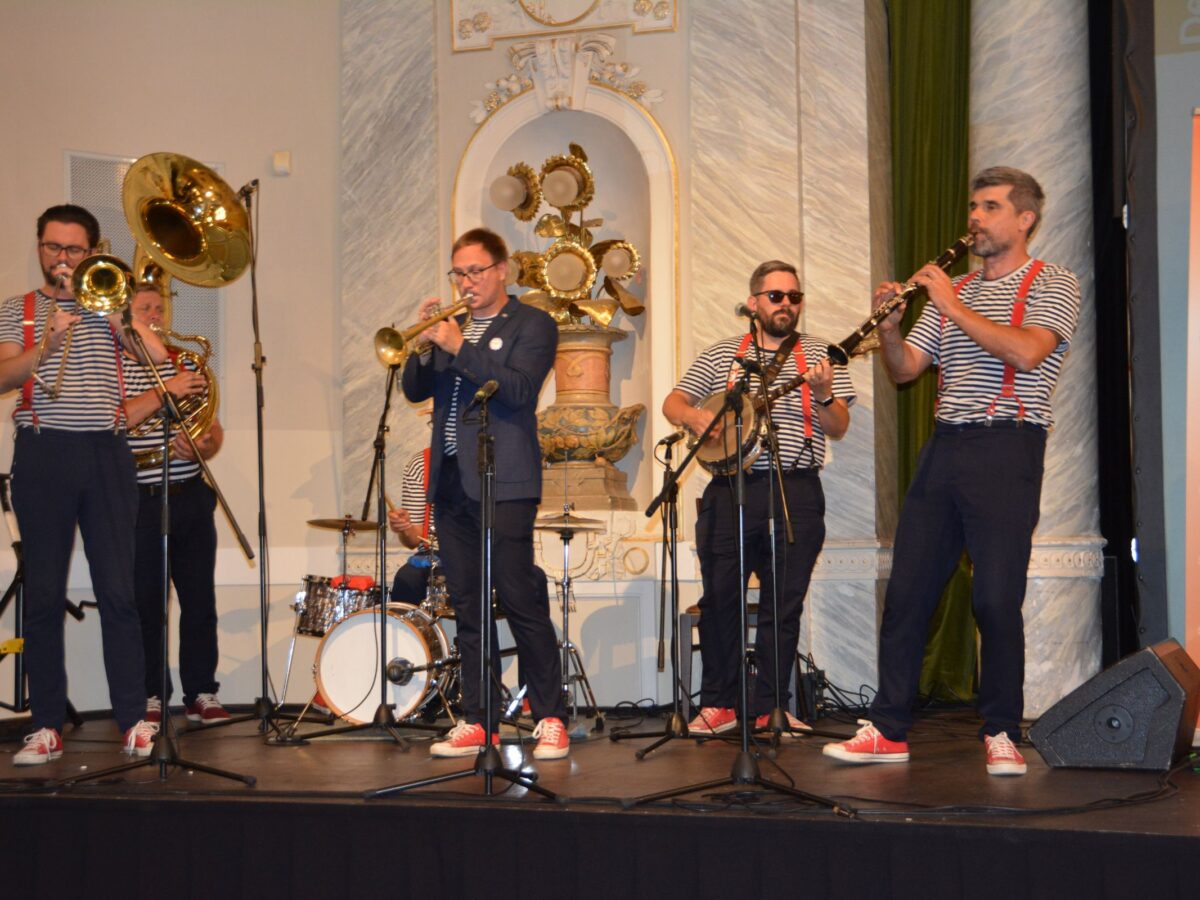 Die Kapelle „The Dixie Hot Licks“ umrahmte den Eröffnungsabend.