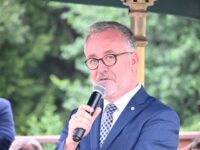 Bei seinem Besuch in Schatzlar sprach sich Bernd Fabritius, der Beauftragte der Bundesregierung für Aussiedlerfragen und nationale Minderheiten, klar für mehr Jugendarbeit in den Verbänden der nationalen Minderheiten aus.