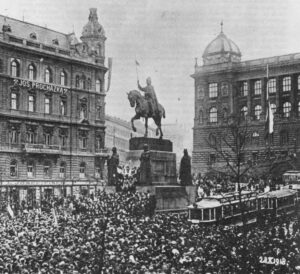 Demonstration am 28. Oktober 1918 auf dem Wenzelsplatz in Prag