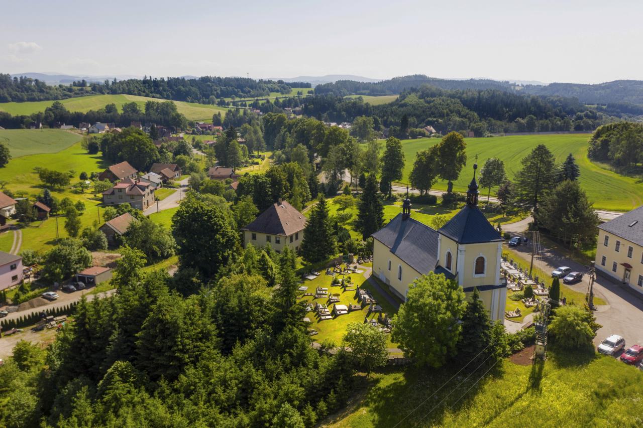 Luftaufnahme von Schreibersdorf (Písečná) im Kreis Wildenschwert (Ústí nad Orlicí).