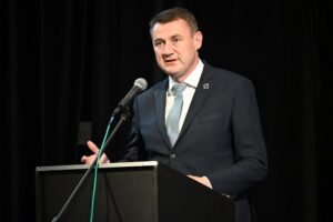 Martin Půta, Landeshauptmann der Reichenberger Region, am Rednerpult.