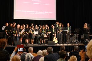 Der Chor des deutsch-tschechischen Gymnasiums F.X. Šalda, „Cum Amore“ sorgte mit seiner Version von „Lollipop“, von The Chordettes für den ein oder anderen Schmunzler.