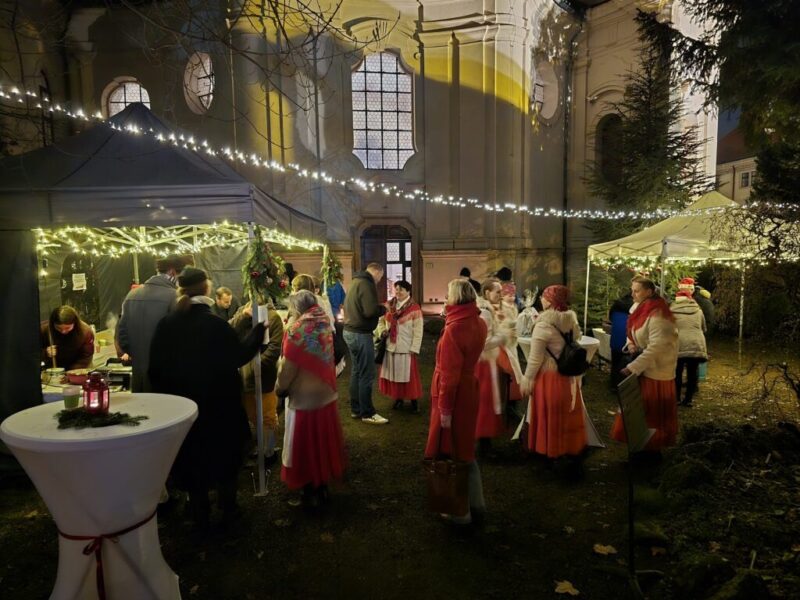 Bereits im letzten Jahr stimmte der Adventsmarkt der katholischen Pfarrei Prag auf die Weihnachtszeit ein.