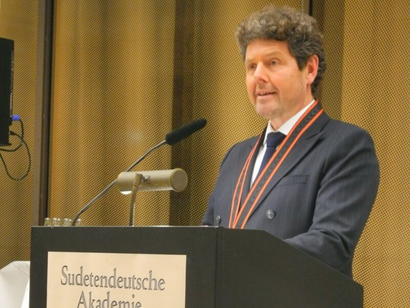 Der tschechische Botschafter in Deutschland, Jiří Čistecký, erhielt in Berlin die erste Johannes-Urzidil-Medaille für seine Verdienste um den deutsch-tschechischen Dialog.