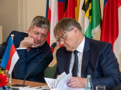 Ko-Vorsitzende des Gesprächsforum Jörg Nürnberger (links) und Rudolf Jindrák (rechts)