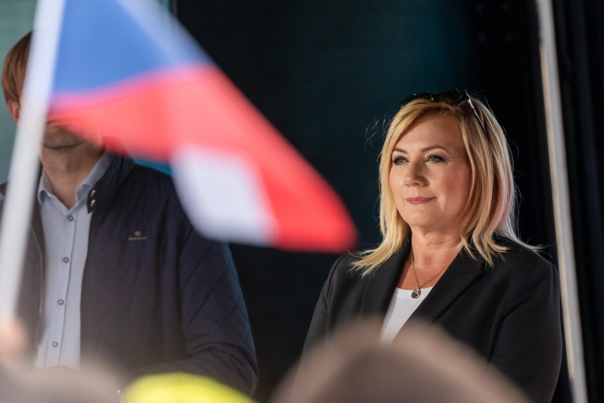 „Das Defizit liegt in der Verantwortung von Petr Fiala und Zbyněk Stanjura, es ist ihr Defizit“, kritisiert Finanzministerin Alena Schillerová (ANO) die Vorgängerregierung für ihren ursprünglichen Haushaltsentwurf. Der wurde von der neuen Regierung nun nochmal überarbeitet.