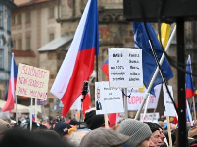 Zehntausende demonstrieren gegen Babiš-Regierung