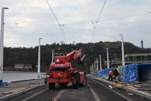 Die Bauarbeiten auf der Brücke. Die geplante Eröffnung ist im April. (Stand 18.02.2026)