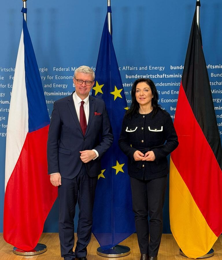 Tschechiens Industrie- und Handelsminister Karel Havlíček (ANO) und Bundeswirtschaftsministerin Katherina Reiche (CDU) beim Treffen am Donnerstag, den 5. Februar 2026, in Berlin.