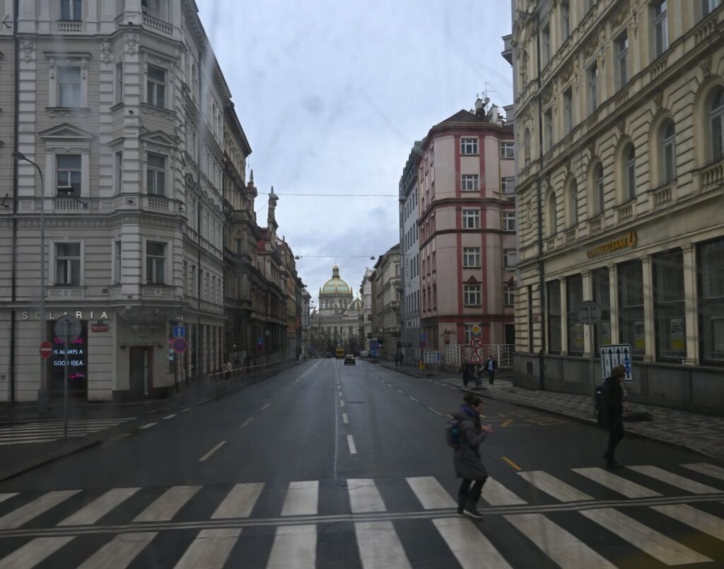 Das Nationalmuseum mit seiner goldenen Kuppel.