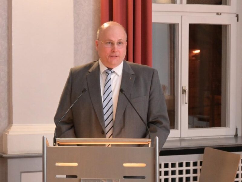 Dr. Christoph Meixner, der neue Leiter des Sudetendeutschen Musikinstituts, bei seinem Antrittsvortrag.