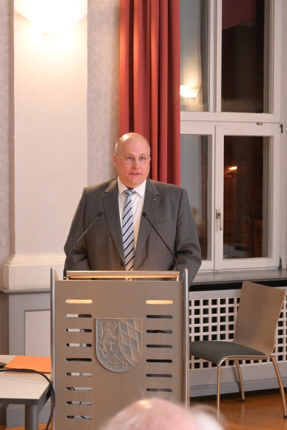 Dr. Christoph Meixner, der neue Leiter des Sudetendeutschen Musikinstituts, bei seinem Antrittsvortrag.