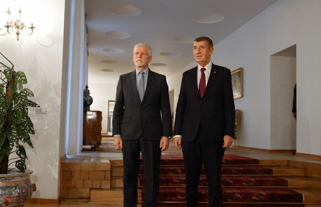 Am Mittwoch, den 4. Februar 2026 trafen sich Präsident Petr Pavel und Premierminister Andrej Babiš (von links) zum Gespräch. 