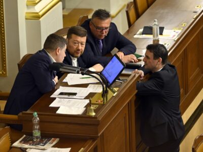 Tschechische Regierung übersteht Misstrauensvotum