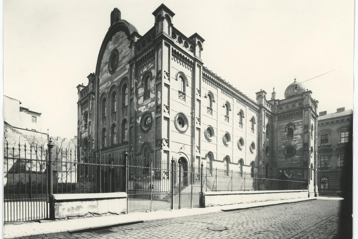 Die Große Synagoge in Brünn, die im Jahr 1855 fertiggestellt wurde, vor ihrer Niederbrennung im Jahr 1939.