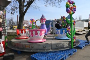 Ein Tee-Karousell für die Kleinen.