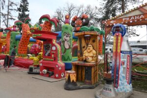Neben den großen Attraktionen gibt es auch die typischen Boxautomaten.
