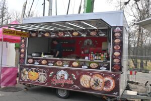 Auch das ungarische Gebäck Lángos ist in Tschechien sehr beliebt.