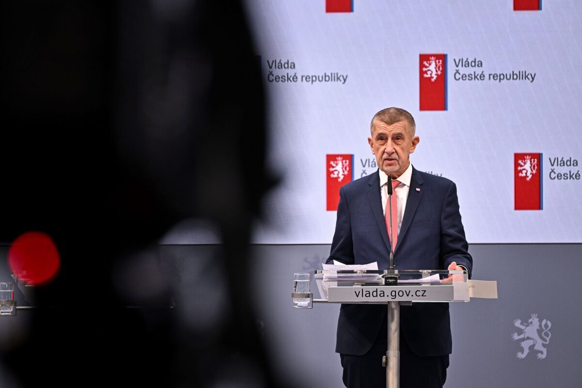 Der tschechische Premierminister Andrej Babiš (ANO) bei der gestrigen Pressekonferenz.