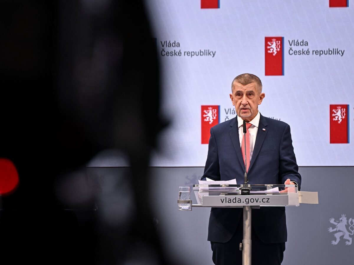 Der tschechische Premierminister Andrej Babiš (ANO) bei der gestrigen Pressekonferenz.