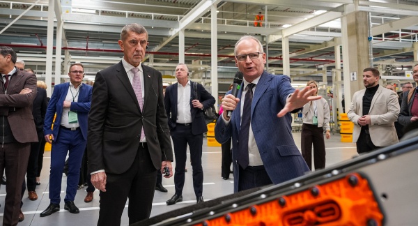 Auch Premierminister Andrej Babiš (ANO) war bei der Eröffnung der neuen Produktionshalle zugegen.