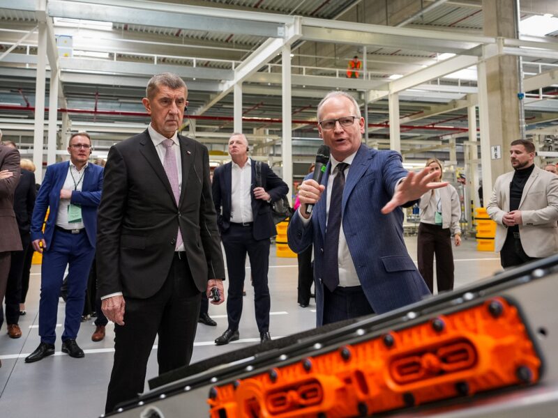 Škoda eröffnet neue Batteriefertigungshalle in Jungbunzlau