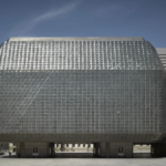 Das gläserne Gebäude der Neuen Bühne des Nationaltheaters.