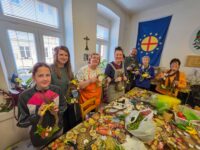 Begegnungszentrum Pilsen-Netschetin bastelt Osterschmuck