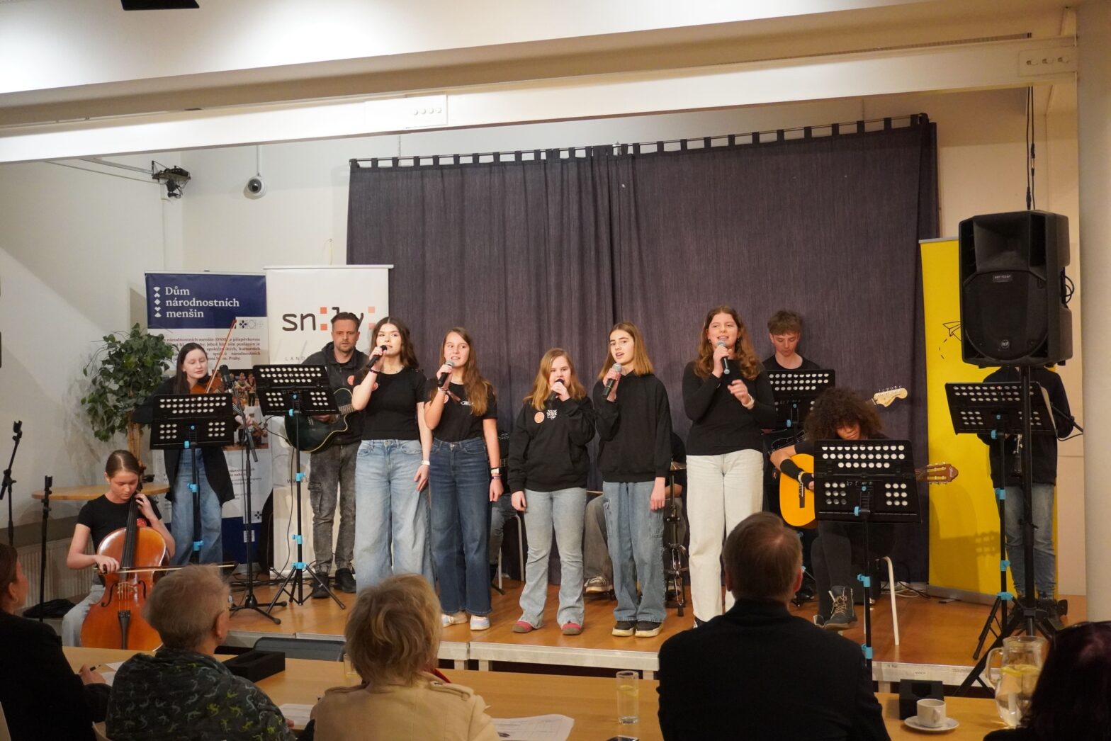 Beim 23. Rezitationswettbewerb ,,Rabe Ralph“ beweisen Schülerinnen und Schüler ihr musikalisches und schauspielerisches Talent.