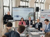 Bernard Bauer (Geschäftsführer der DTIHK), Claudia Viohl (CEO, E.ON Tschechien), Niclas Pfüller (General Manager, Brose CZ) und Dr. Jiří Lopata (CEO, Streicher spol. s ro Plzeň) bei der Pressekonferenz am Dienstag in Prag (v. l. n. r.).