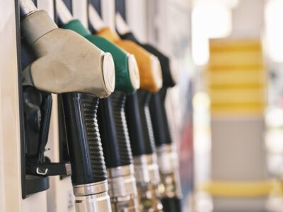 Abgeordnetenhaus verabschiedet Gesetz zur Regulierung von Kraftstoffpreisen