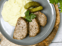 Das Gericht Sekaná (Böhmischer Hackbraten) ist ein Klassiker der böhmischen Hausmannskost.