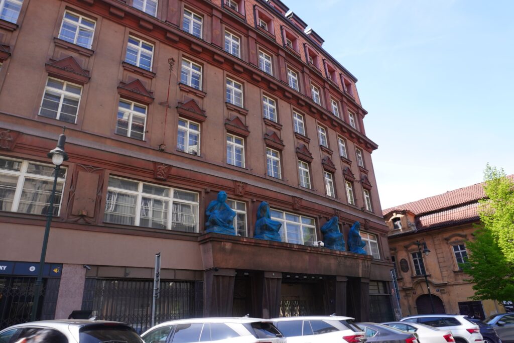 Das ehemalige Haus der tschechoslowakischen Gewerkschaften befindet sich in der Prager Altstadt.