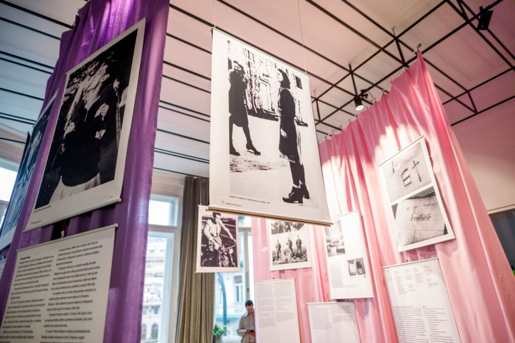 In der Ausstellungen werden die historischen Ereignisse der Weißen Rose aufarbeitet.