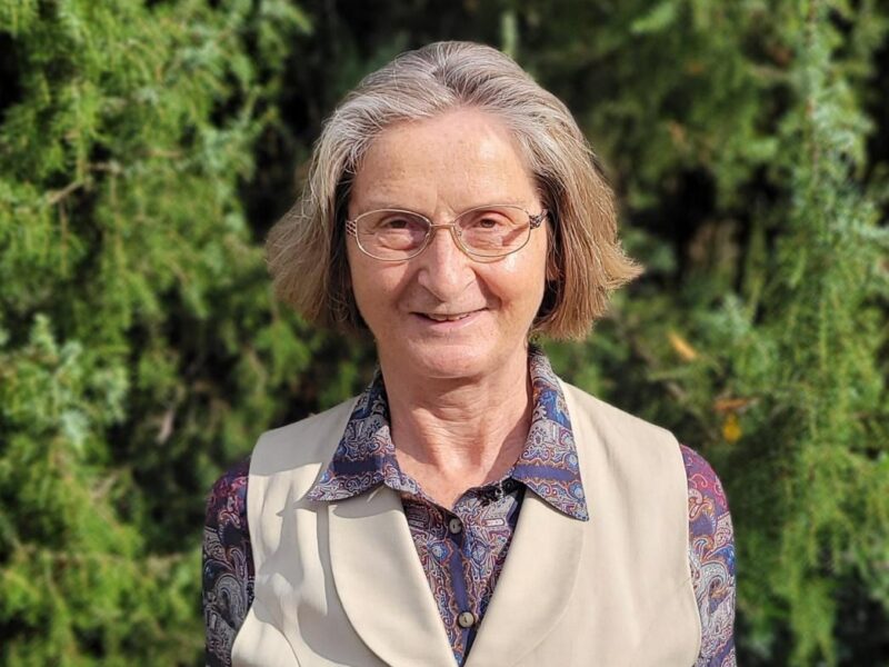 Maria Hammerich-Maier in ihrem Garten.