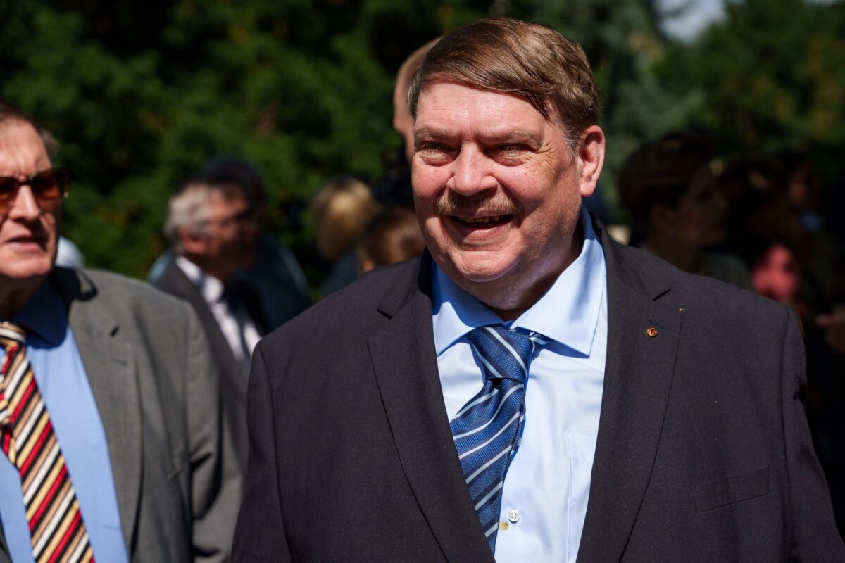 Bernd Posselt. Bundesvorsitzender der Sudetendeutschen Landsmannschaft, bei der Gedenkverastaltung am Kaunitz-Wohnheim am Montag.