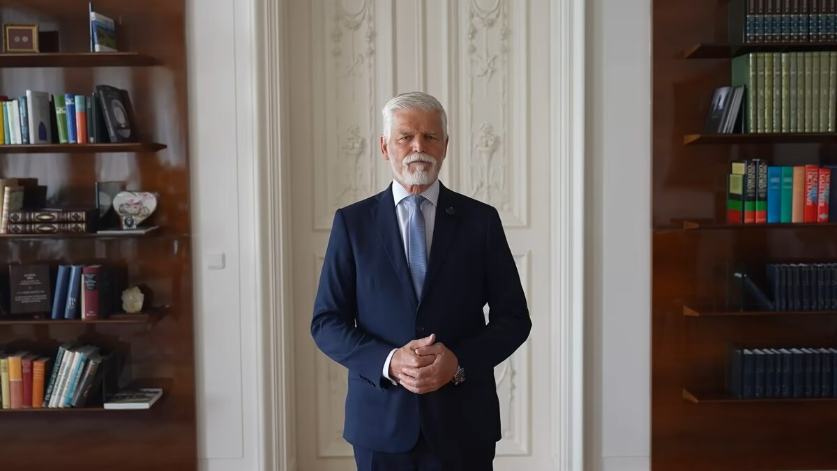 Tschechiens Präsident Petr Pavel bei seiner Stellungnahme am 23. Juni 2026. Gegen die Entscheidung der Regierung, ohne den Präsidenten zum kommenden NATO-Gipfel nach Ankara zu fahren, will Pavel Klage beim Verfassungsgericht erheben.