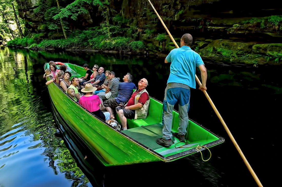 Nach Angaben der Nationalparkverwaltung werden zwischen dem 18. Juni und dem 1. November täglich zwischen 10 und 17 Uhr zu jeder vollen Stunde Führungen angeboten.