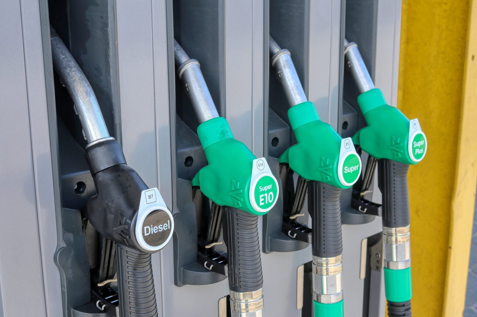 Nach dem Ende der staatlichen Preisregulierung für Kraftstoffe verteuert sich vor allem Diesel.