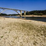 Die anhaltende Trockenheit hinterlässt deutliche Spuren: Der Zufluss zum Orlík-Stausee ist derzeit so gering wie seit 1982 nicht mehr. Besonders im Südwesten Tschechiens führen Flüsse und Bäche deutlich weniger Wasser als für die Jahreszeit üblich.