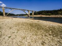 Die anhaltende Trockenheit hinterlässt deutliche Spuren: Der Zufluss zum Orlík-Stausee ist derzeit so gering wie seit 1982 nicht mehr. Besonders im Südwesten Tschechiens führen Flüsse und Bäche deutlich weniger Wasser als für die Jahreszeit üblich.