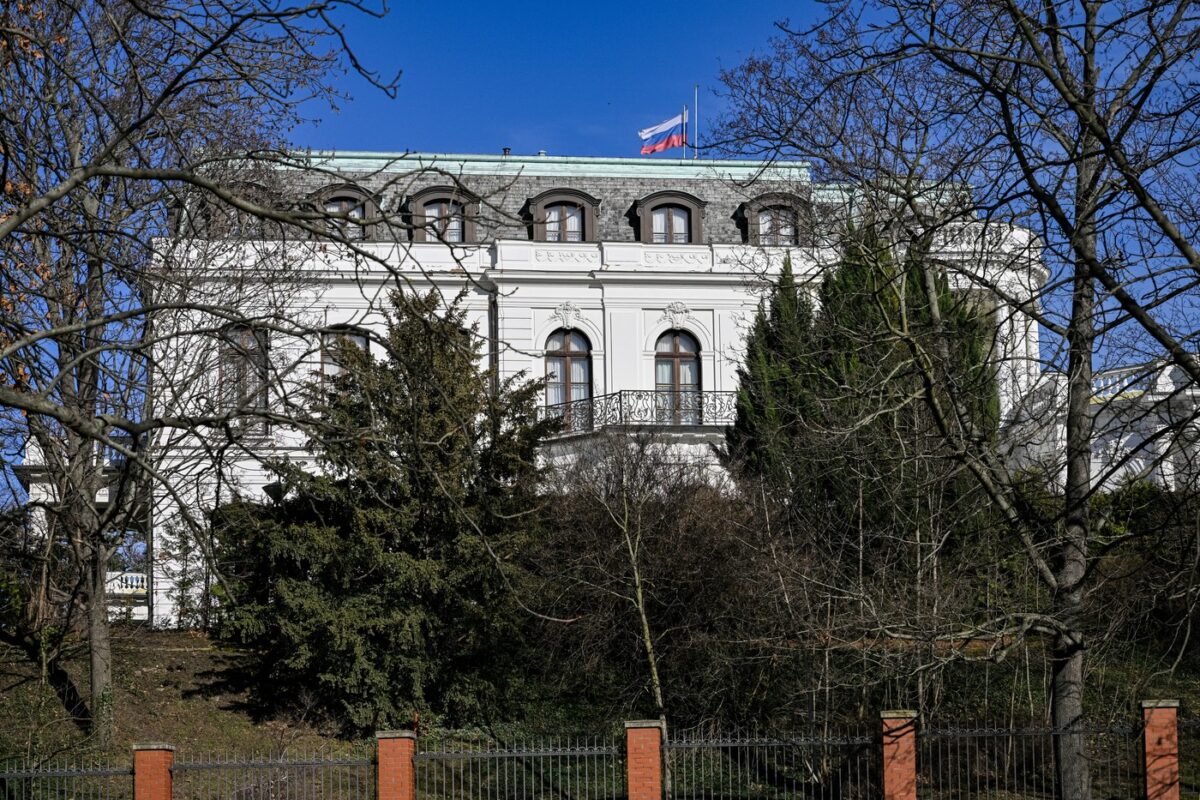Die Russische Botschaft in Prag.
