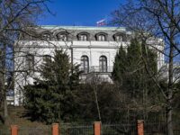 Tschechien verschärft Bedingungen für russische Diplomaten