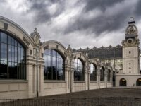 Nach mehrjähriger Sanierung ist der Industriepalast (Průmyslový palác) auf dem Prager Messegelände wieder vollständig hergestellt. Auch der 2008 bei einem Brand zerstörte linke Flügel wurde rekonstruiert.