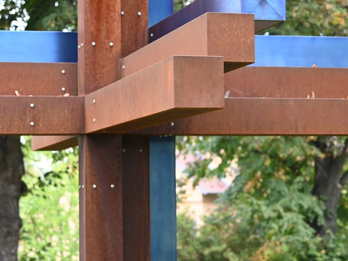 Das Versöhnungskreuz am Weißen Berg in der Nähe der Allee der tschechischen Exilanten.