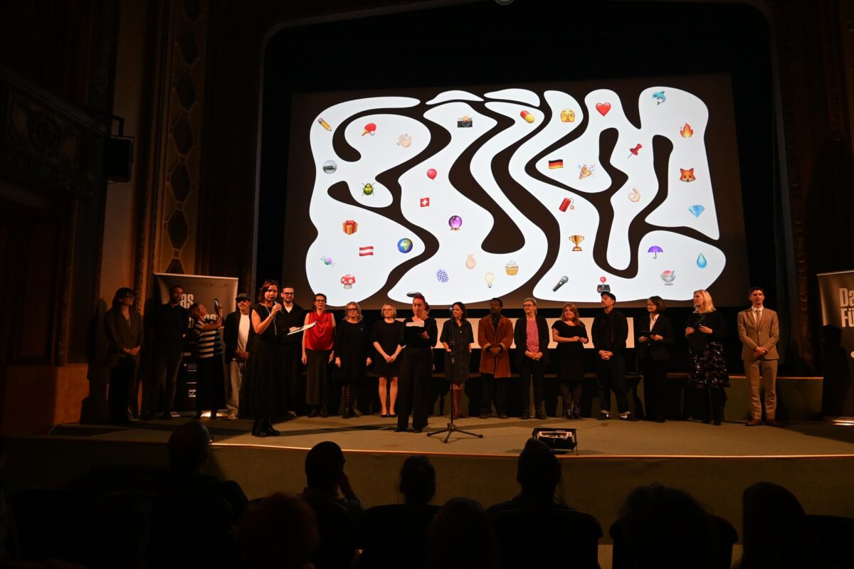Mit zahlreichen Gästen aus der Filmbranche und Vertretern der deutschsprachigen Kulturinstitutionen wurde am Donnerstagabend (15. Oktober) die 20. Ausgabe von DAS FILMFEST feierlich eröffnet.