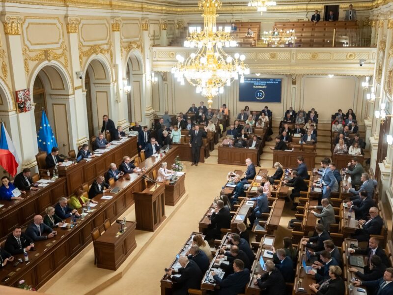 Tschechische Regierung übersteht Misstrauensvotum