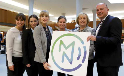 Foto: Mind_Netz Redaktion mit Maria Böhmer und Hartmut Koschyk - Bild: Mind_Netz