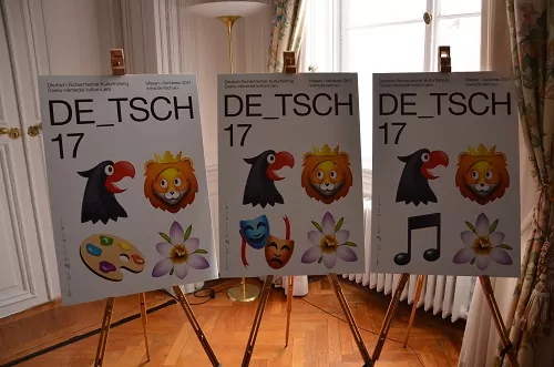 Foto: Logos des Kulturfrühlings auf Staffeleien - Bild: LE/tra
